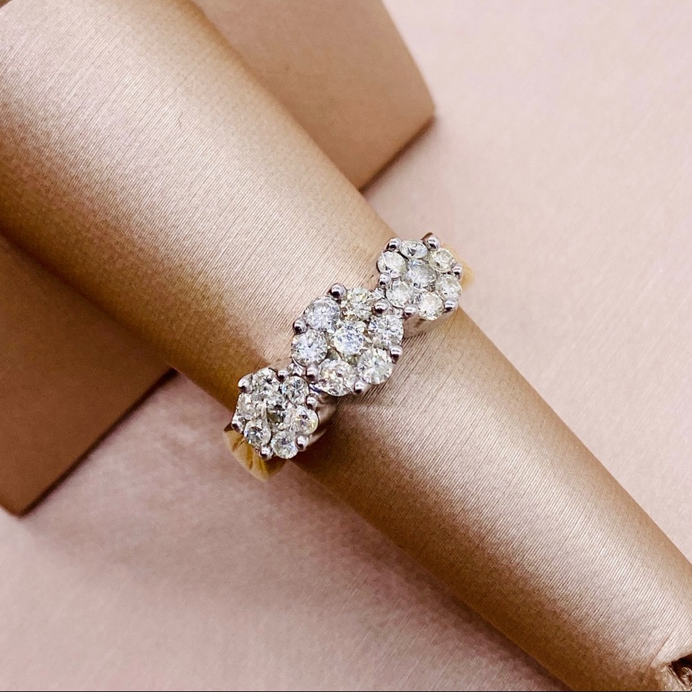 EUC Vintage 14k Gold 1.21 ct t.w. Diamond Cluster Cocktail Flower Ring